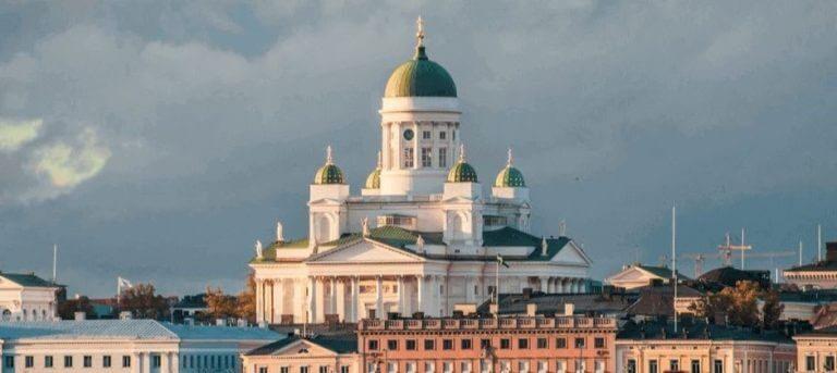 Du học Phần Lan - Nhà thờ Helsinki tại trung tâm thủ đô, một trong các địa điểm du học Châu Âu nổi tiếng