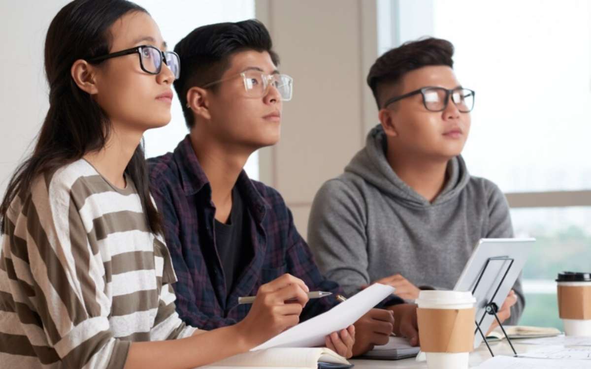 Nhóm sinh viên quốc tế tại Đức đang theo học các chương trình tiếng Anh tại Đức đầy tập trung