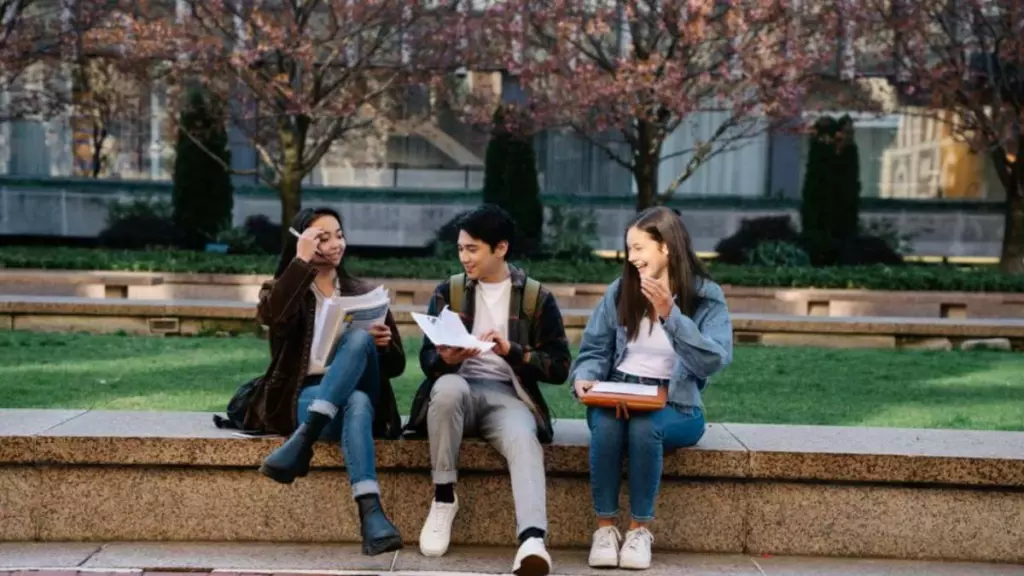 Hướng dẫn thủ tục chứng minh tài chính du học Canada và hoàn thiện hồ sơ du học Canada diện SDS hoặc thông thường